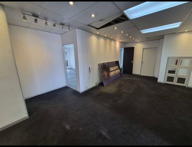 380M² OFFICE TO LET IN WOODMEAD